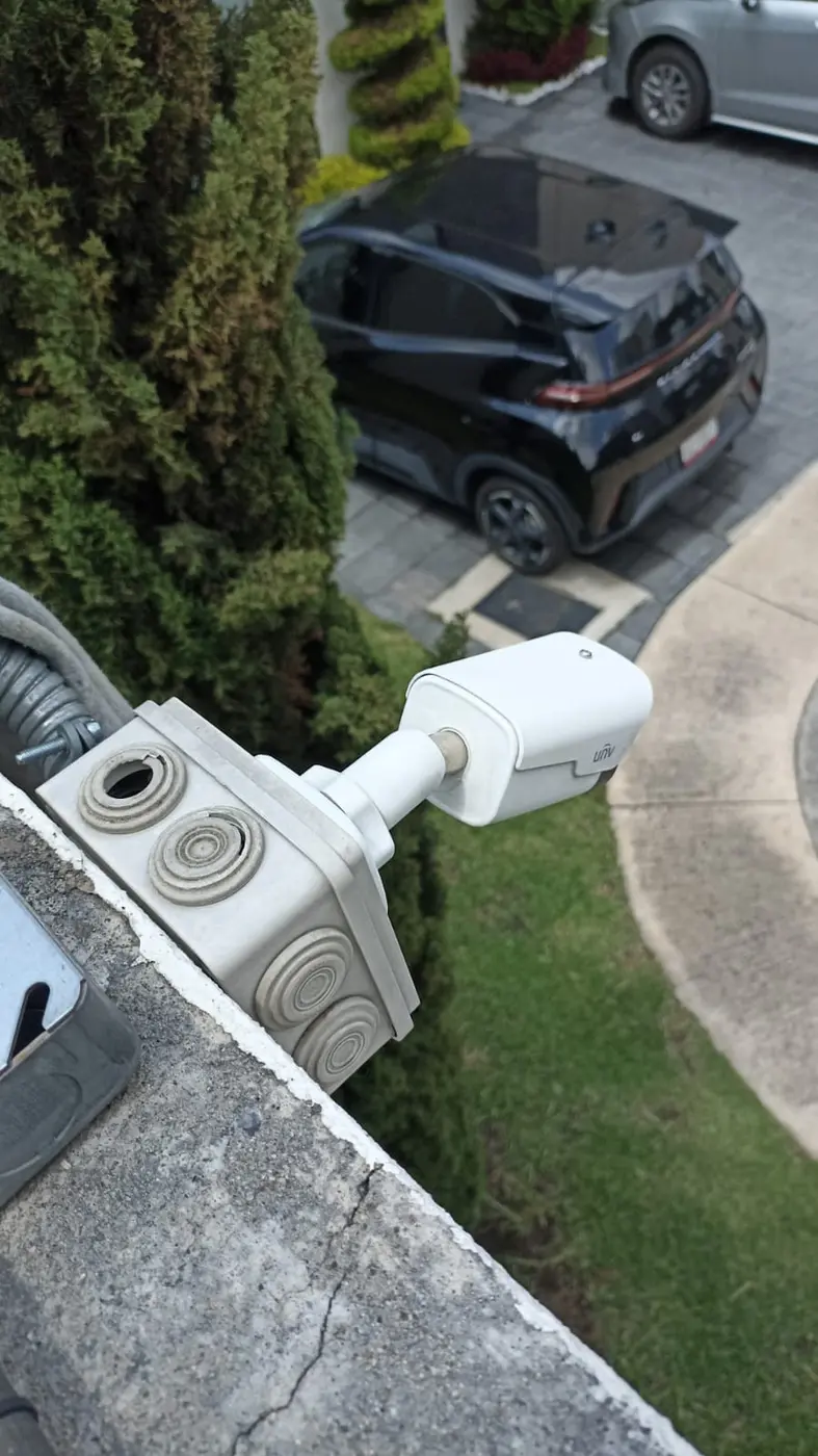 Cámara de seguridad instalada por JRJ Mente Tecnológica